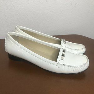 Stuart Weitzman Womens White Patent Leather Moc Loafers Size 9 M Enamel Floral
